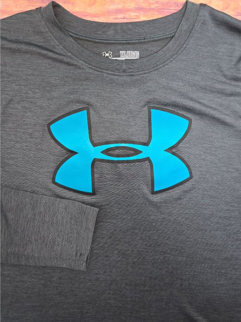 Under Armour Youth Long Sleeve Gray HeatGear Shirt YXL